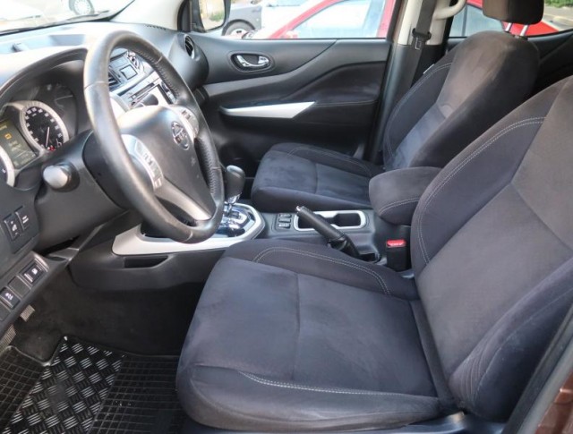 Nissan Navara  2.3 dCi 