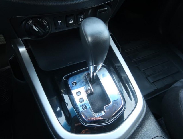 Nissan Navara  2.3 dCi 