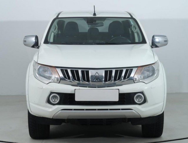 Mitsubishi L200  2.4 DI-D Intense