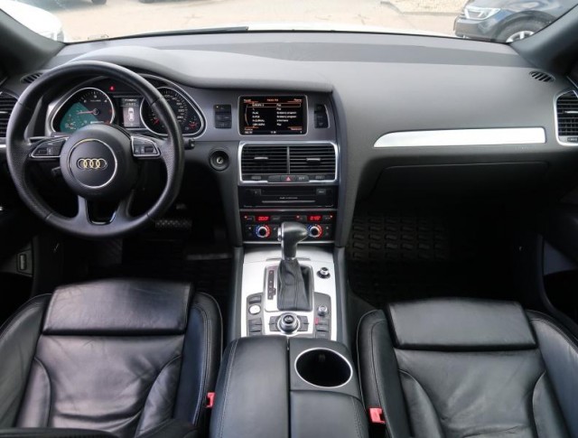 Audi Q7  3.0 TDI 