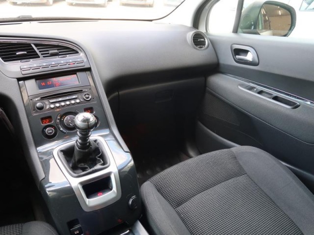 Peugeot 5008  2.0 HDI 