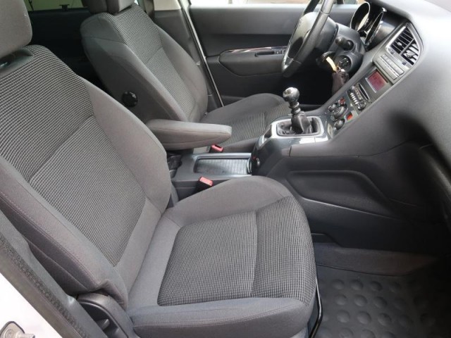 Peugeot 5008  2.0 HDI 