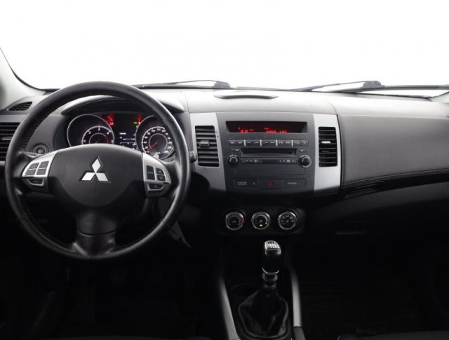 Mitsubishi Outlander  2.2 DI-D 