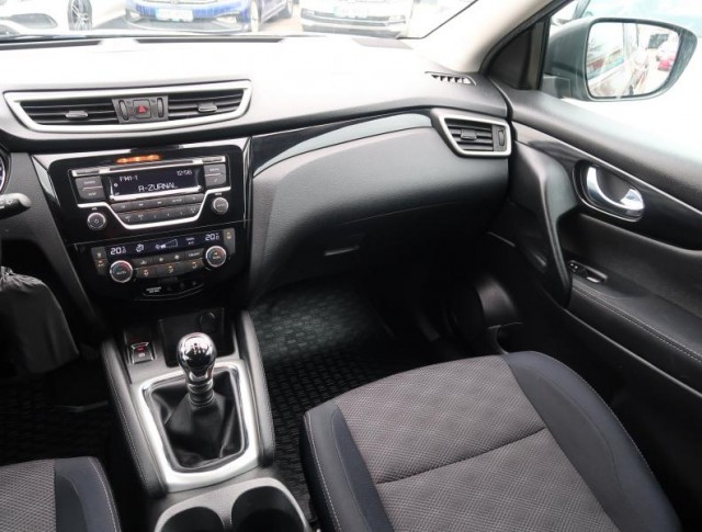 Nissan Qashqai  1.2 DIG-T Acenta