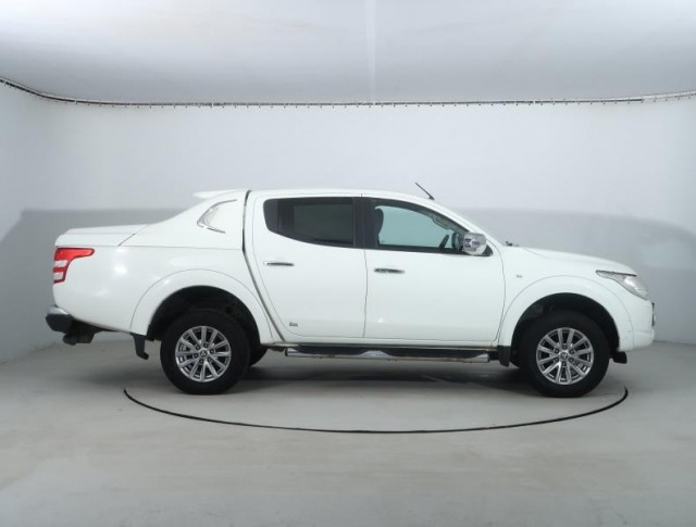 Mitsubishi L200  2.4 DI-D Intense