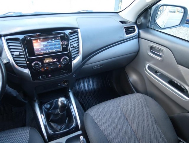 Mitsubishi L200  2.4 DI-D Intense