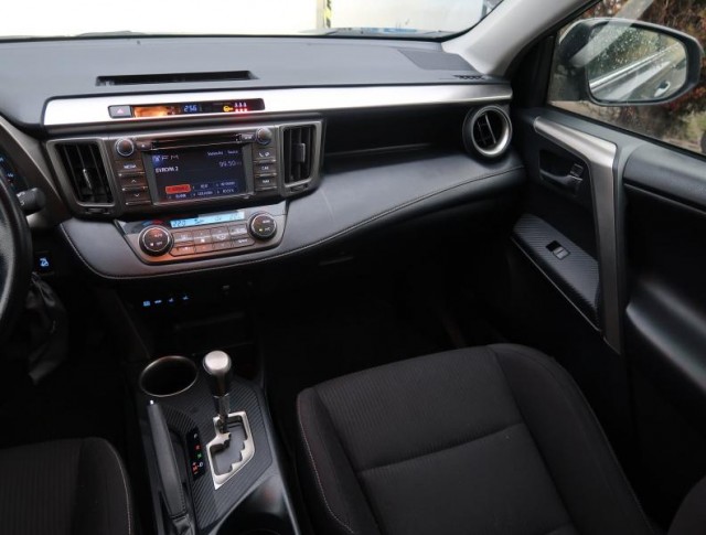Toyota RAV 4  2.0 VVT-i 