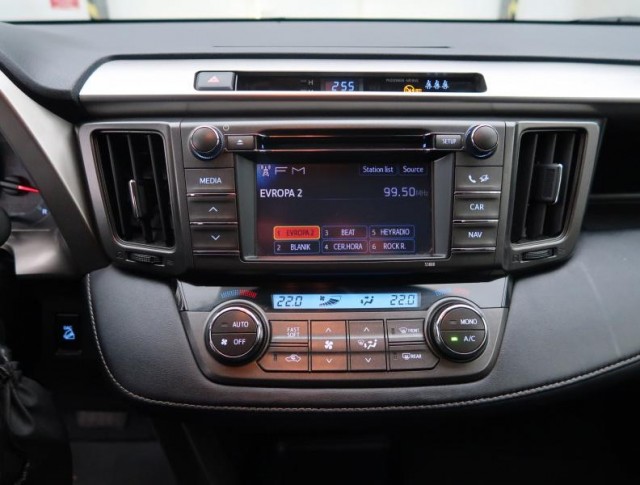 Toyota RAV 4  2.0 VVT-i 