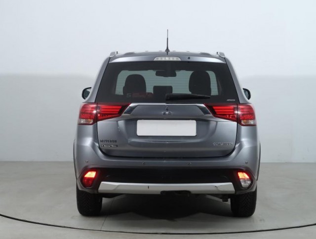 Mitsubishi Outlander  2.2 DI-D 