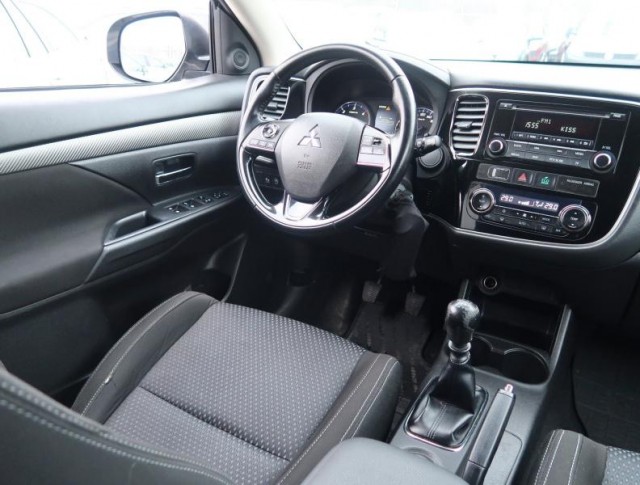 Mitsubishi Outlander  2.2 DI-D 