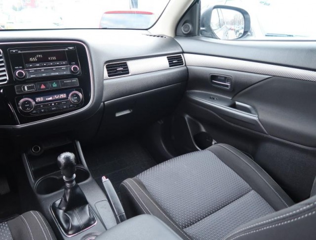 Mitsubishi Outlander  2.2 DI-D 