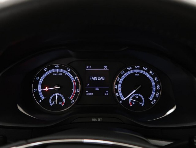 Škoda Karoq  1.0 TSI JOY