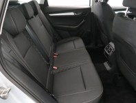 Škoda Karoq  1.0 TSI JOY