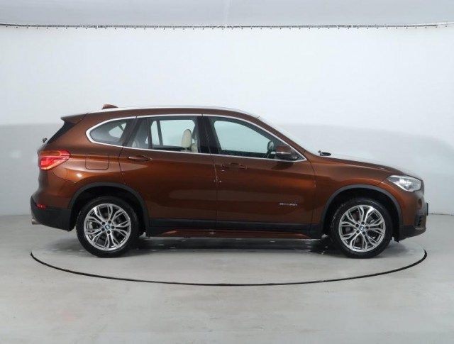 BMW X1  sDrive20i 