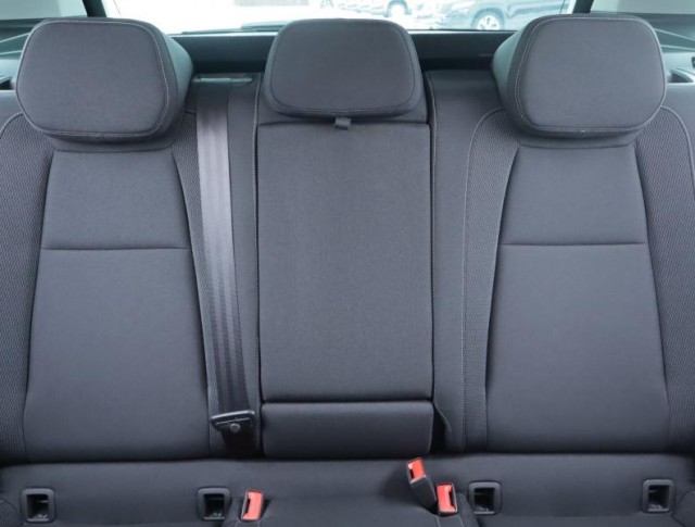 Škoda Karoq  1.5 TSI Fresh