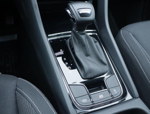 Škoda Karoq  1.5 TSI Fresh