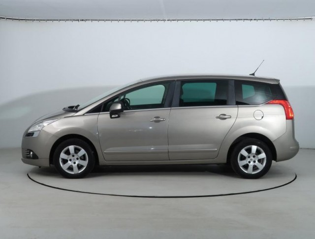 Peugeot 5008  1.6 HDi 