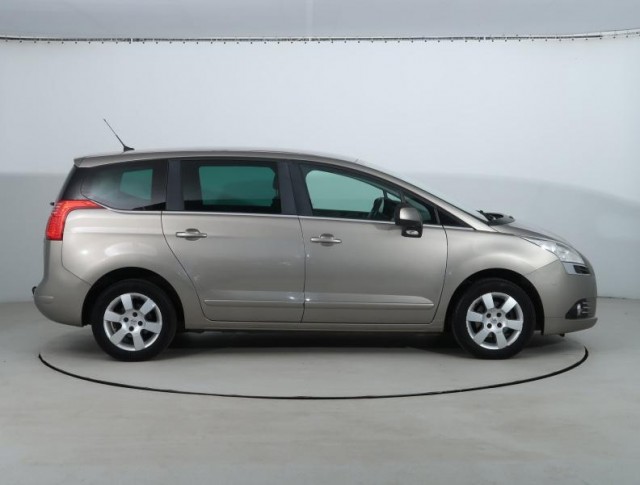 Peugeot 5008  1.6 HDi 