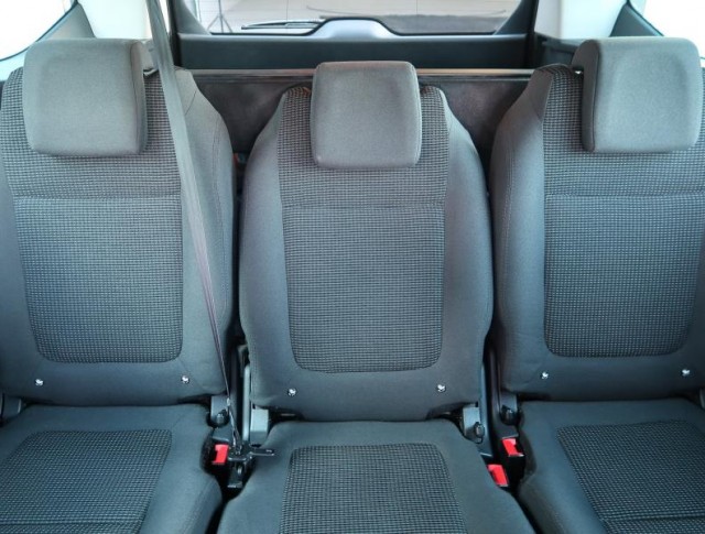 Peugeot 5008  1.6 HDi 