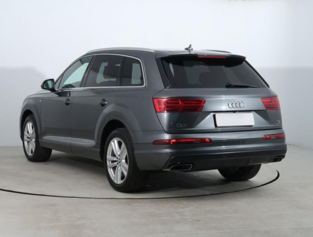Audi Q7  3.0 TDI S-Line