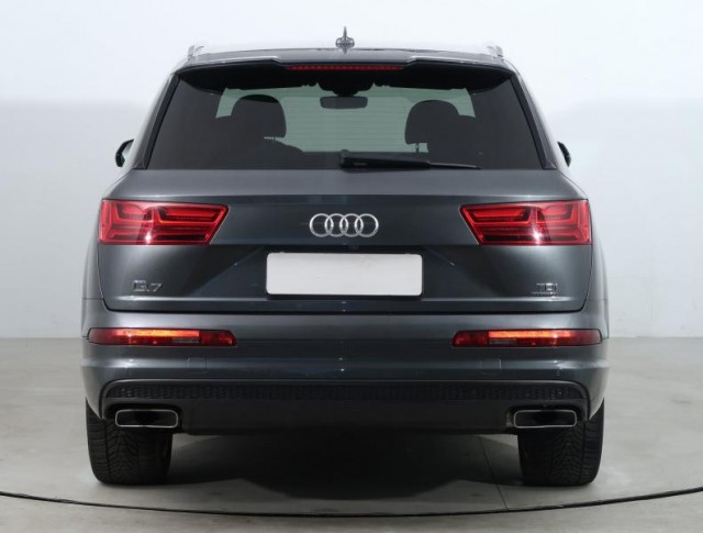 Audi Q7  3.0 TDI S-Line