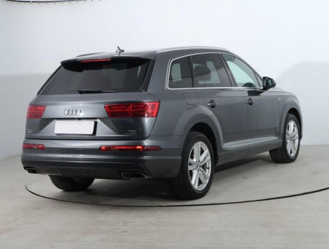 Audi Q7  3.0 TDI S-Line