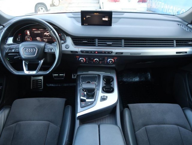 Audi Q7  3.0 TDI S-Line