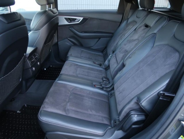 Audi Q7  3.0 TDI S-Line