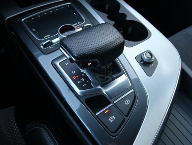 Audi Q7  3.0 TDI S-Line