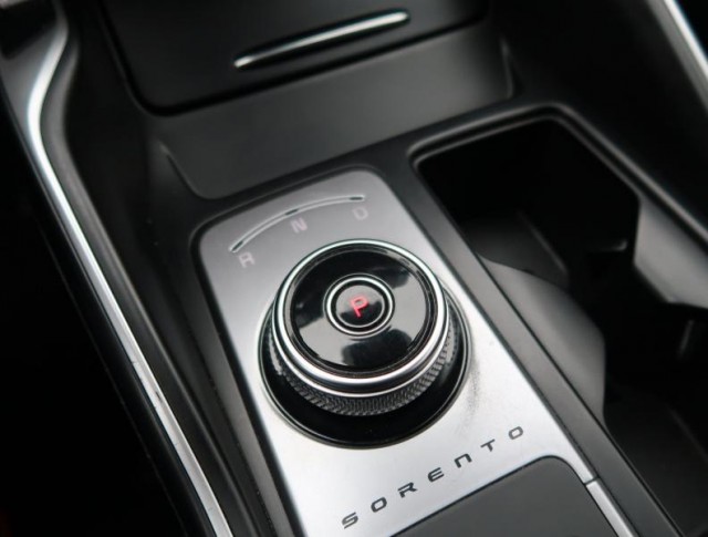 Kia Sorento  2.2 CRDi 