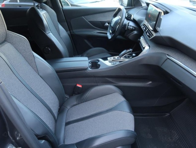 Peugeot 3008  1.5 BlueHDi Allure Pack