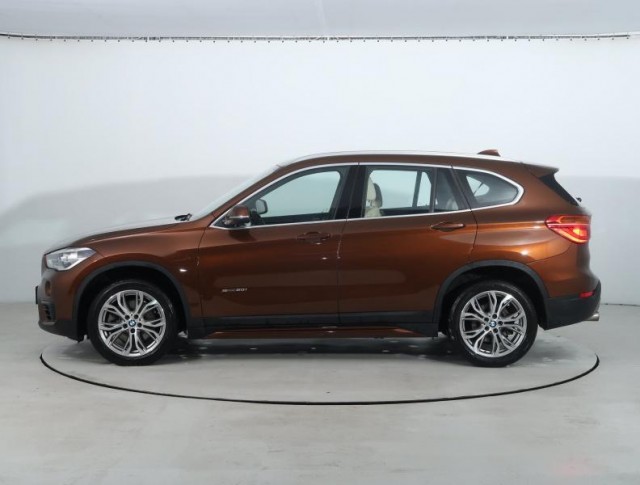 BMW X1  sDrive20i 