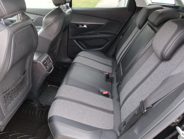 Peugeot 3008  1.2 PureTech 