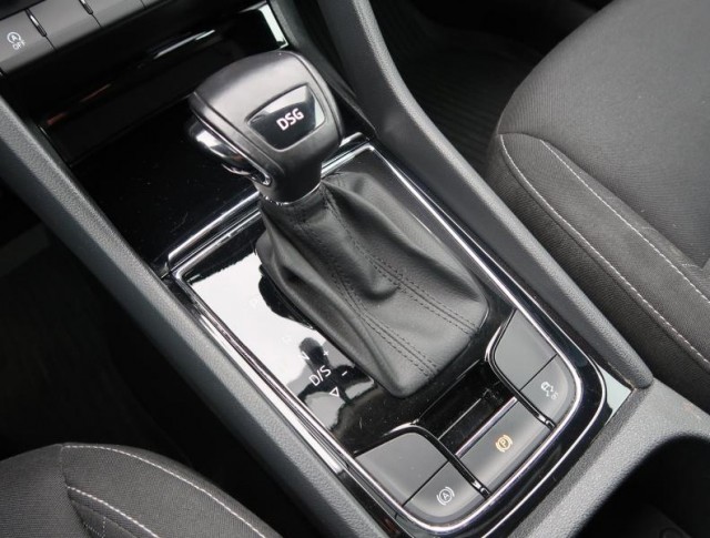 Škoda Karoq  1.5 TSI Ambition Plus
