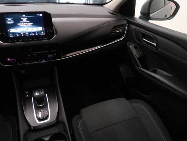 Nissan Qashqai  1.3 DIG-T MHEV N-Connecta