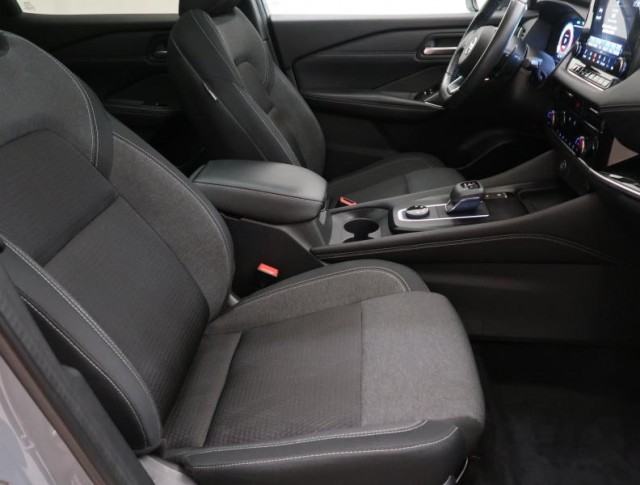 Nissan Qashqai  1.3 DIG-T MHEV N-Connecta