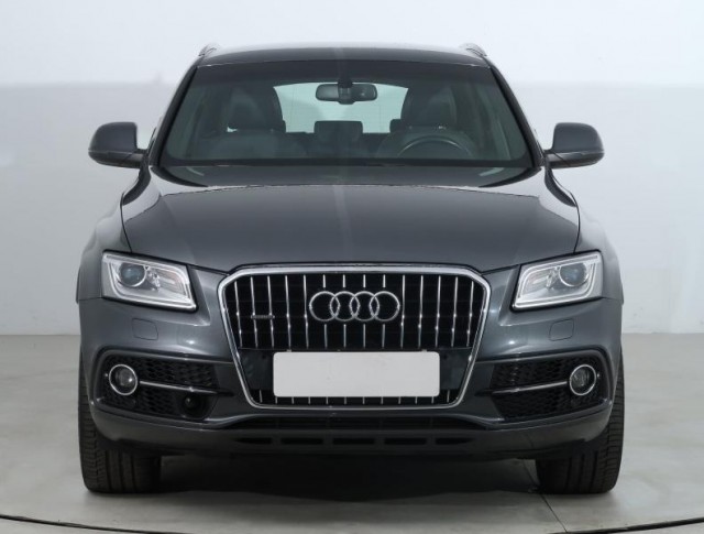 Audi Q5  3.0 TDI S line