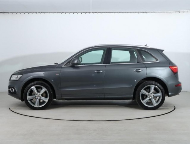 Audi Q5  3.0 TDI S line