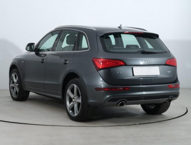 Audi Q5  3.0 TDI S line