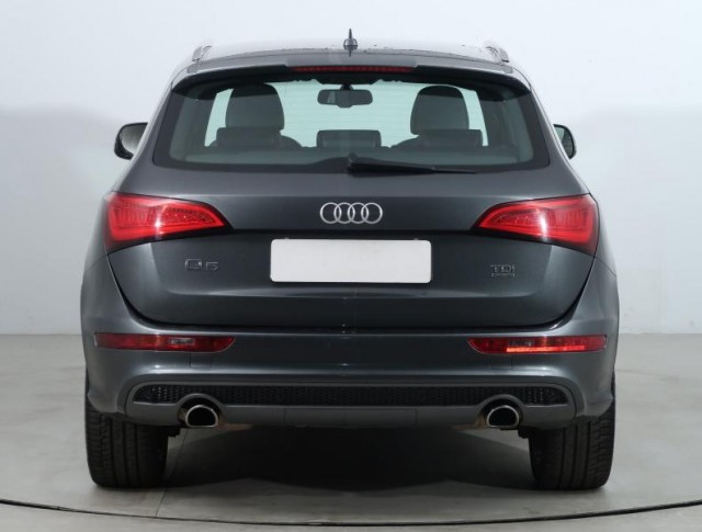 Audi Q5  3.0 TDI S line