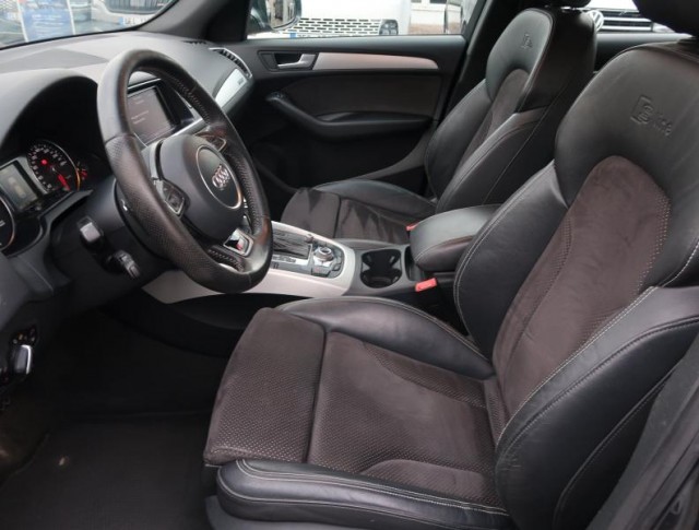 Audi Q5  3.0 TDI S line