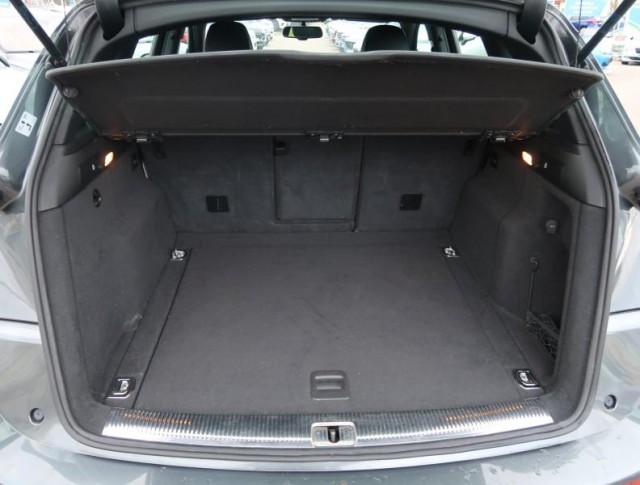 Audi Q5  3.0 TDI S line