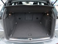 Audi Q5  3.0 TDI S line