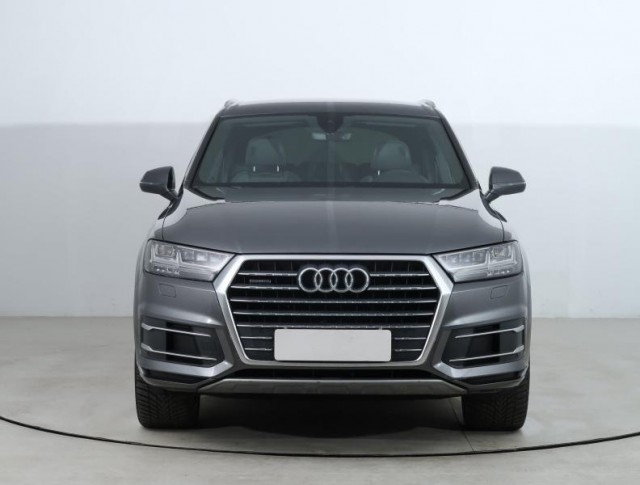 Audi Q7  3.0 TDI S-Line
