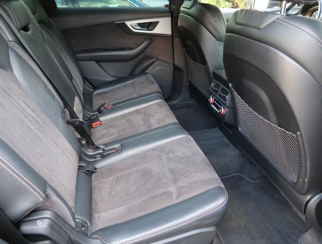 Audi Q7  3.0 TDI S-Line
