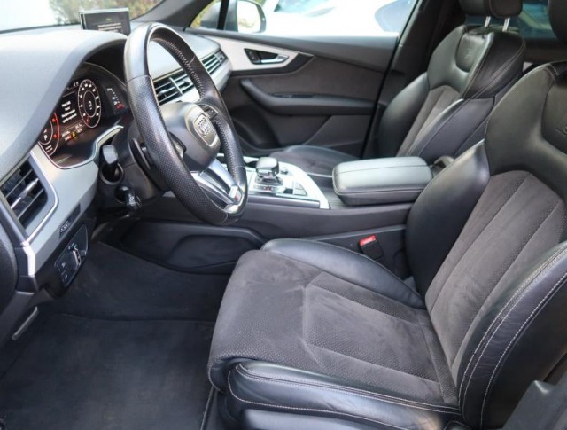 Audi Q7  3.0 TDI S-Line