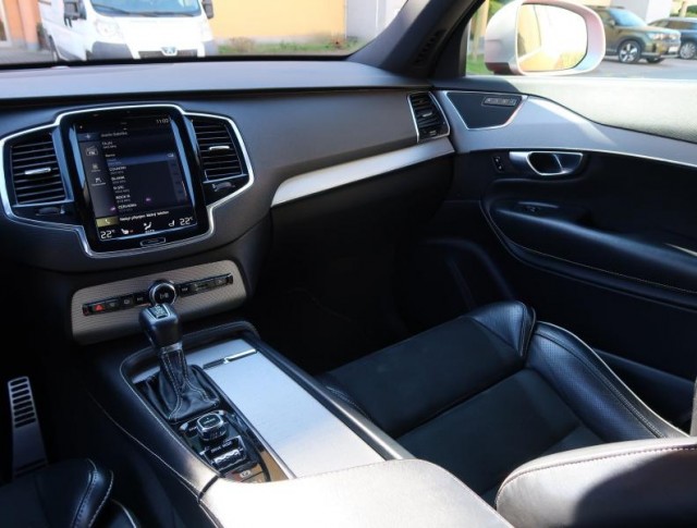 Volvo XC90  D5 AWD R-Design