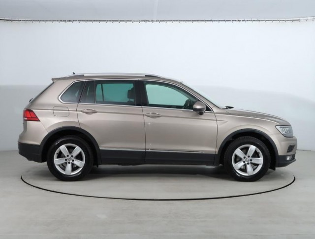 Volkswagen Tiguan  2.0 TDI 