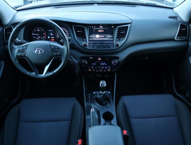 Hyundai Tucson  1.7 CRDi Trikolor