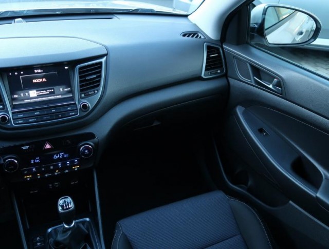 Hyundai Tucson  1.7 CRDi Trikolor